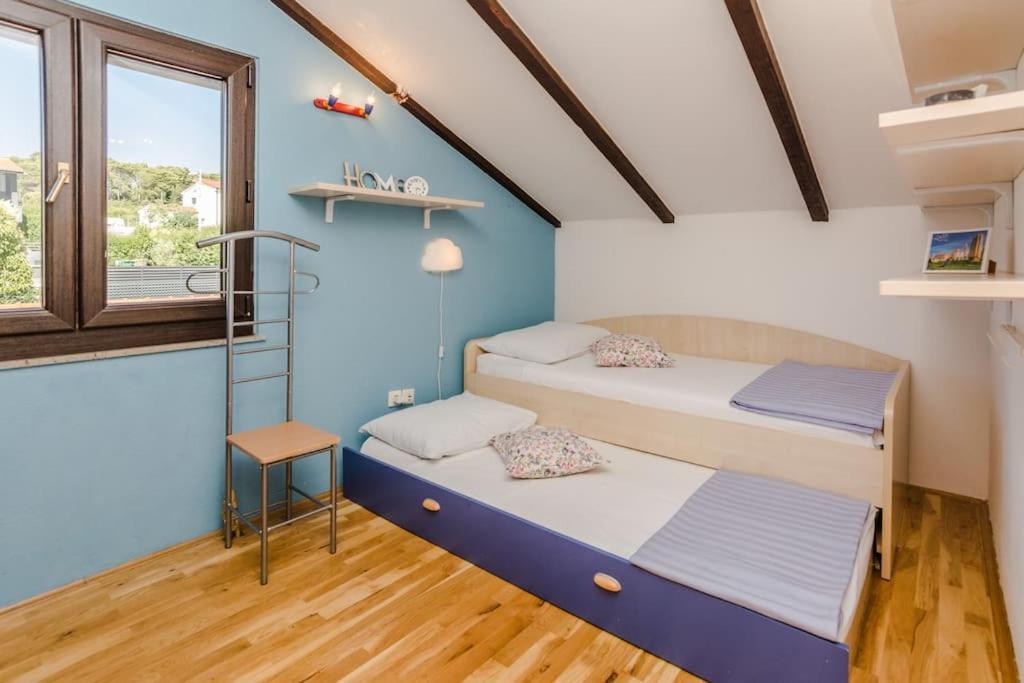 Apartment Roko - Up To 4 People With Free Parking Zadar Eksteriør bilde