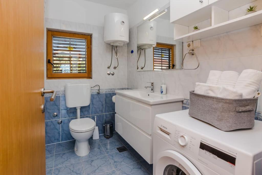 Apartment Roko - Up To 4 People With Free Parking Zadar Eksteriør bilde