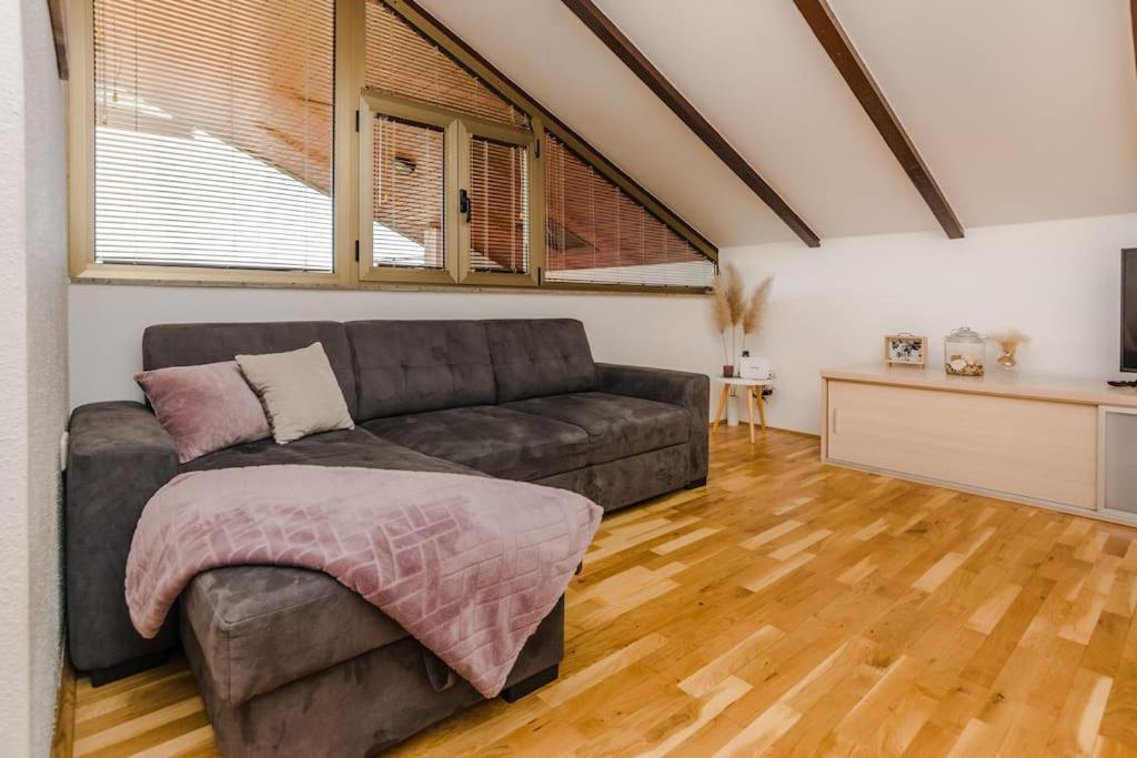 Apartment Roko - Up To 4 People With Free Parking Zadar Eksteriør bilde