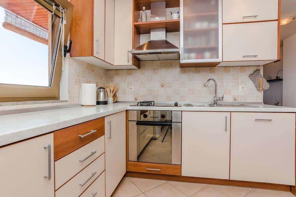 Apartment Roko - Up To 4 People With Free Parking Zadar Eksteriør bilde
